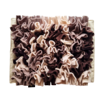 Szyta mata węchowa dla kota i psa BROWNIE SNIFF & EAT w odcieniach brązu, cappuccino i beżu.