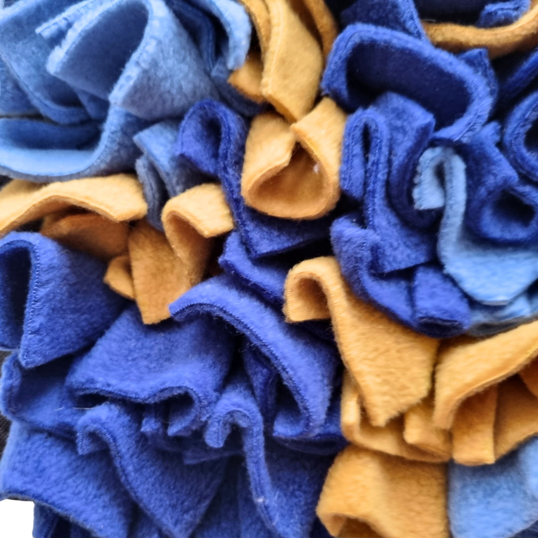 mata-wechowa-niebieska-musztardowa-dla-psa-i-kota-interaktywne-karmienie-03