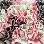 mata-wechowa-rozowa-brazowa-bezowa-dla-psa-i-kota-interaktywne-karmienie-01