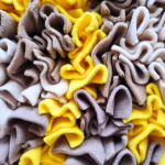 mata-wechowa-żółta-bezowa-dla-psa-i-kota-interaktywne-karmienie-01